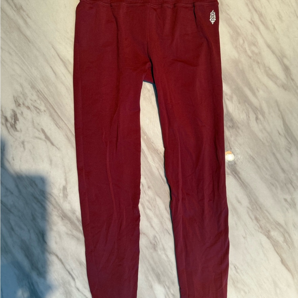 Free People Movement Women’s Burgundy Athletic Leggings Size Med/Large